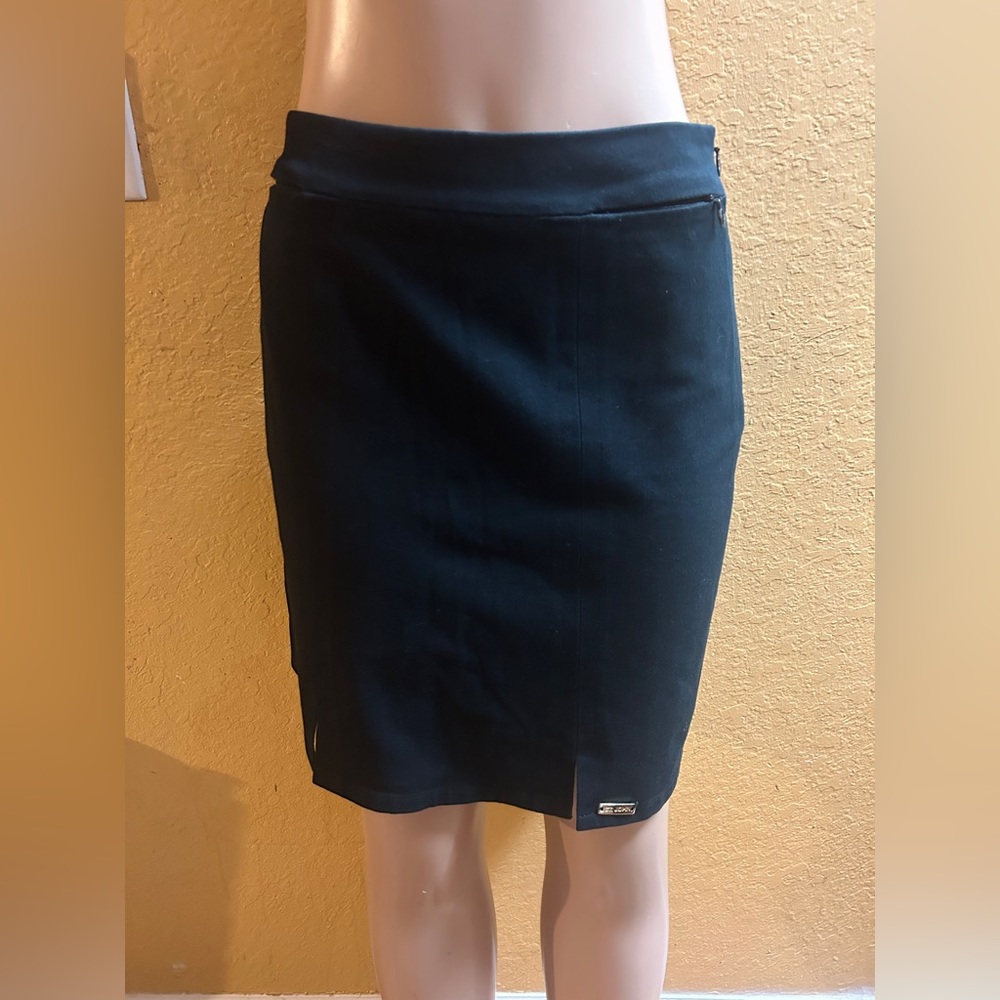 St. John Classic Black Pencil Skirt